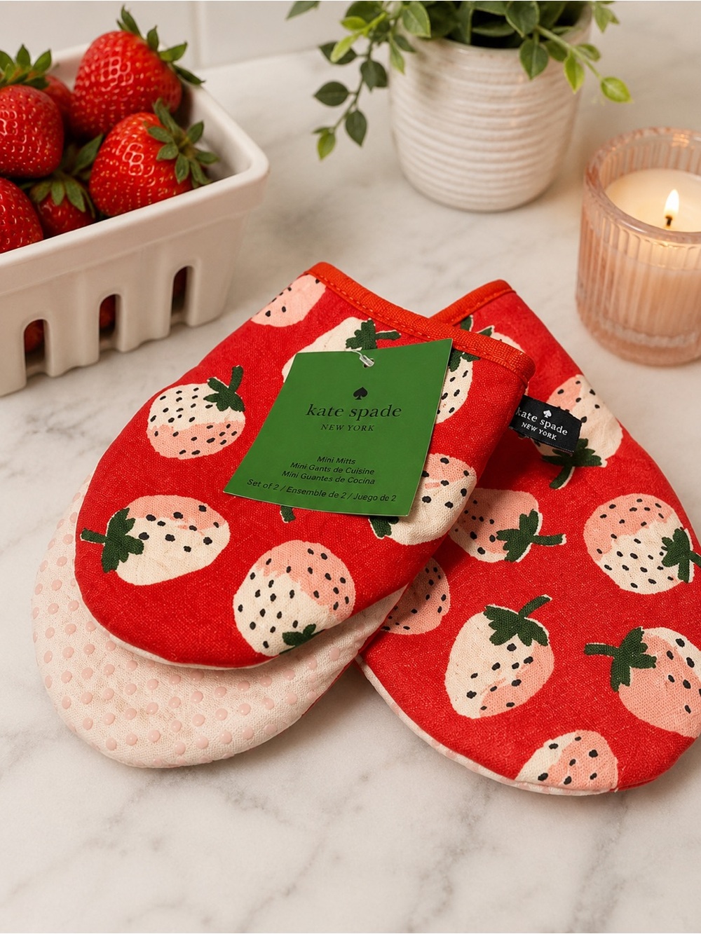 NWT Kate Spade Kitchen Mini Mitts with Strawberry Design